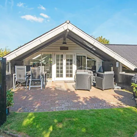 5 Person Holiday In *